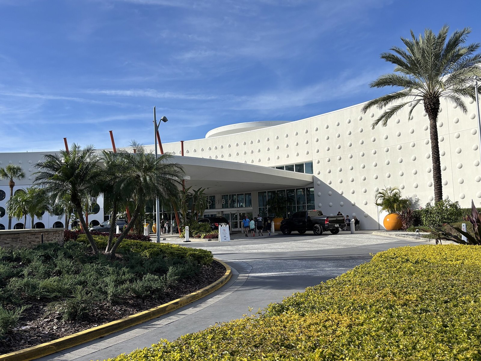 Cabana Bay Beach Resort entrance