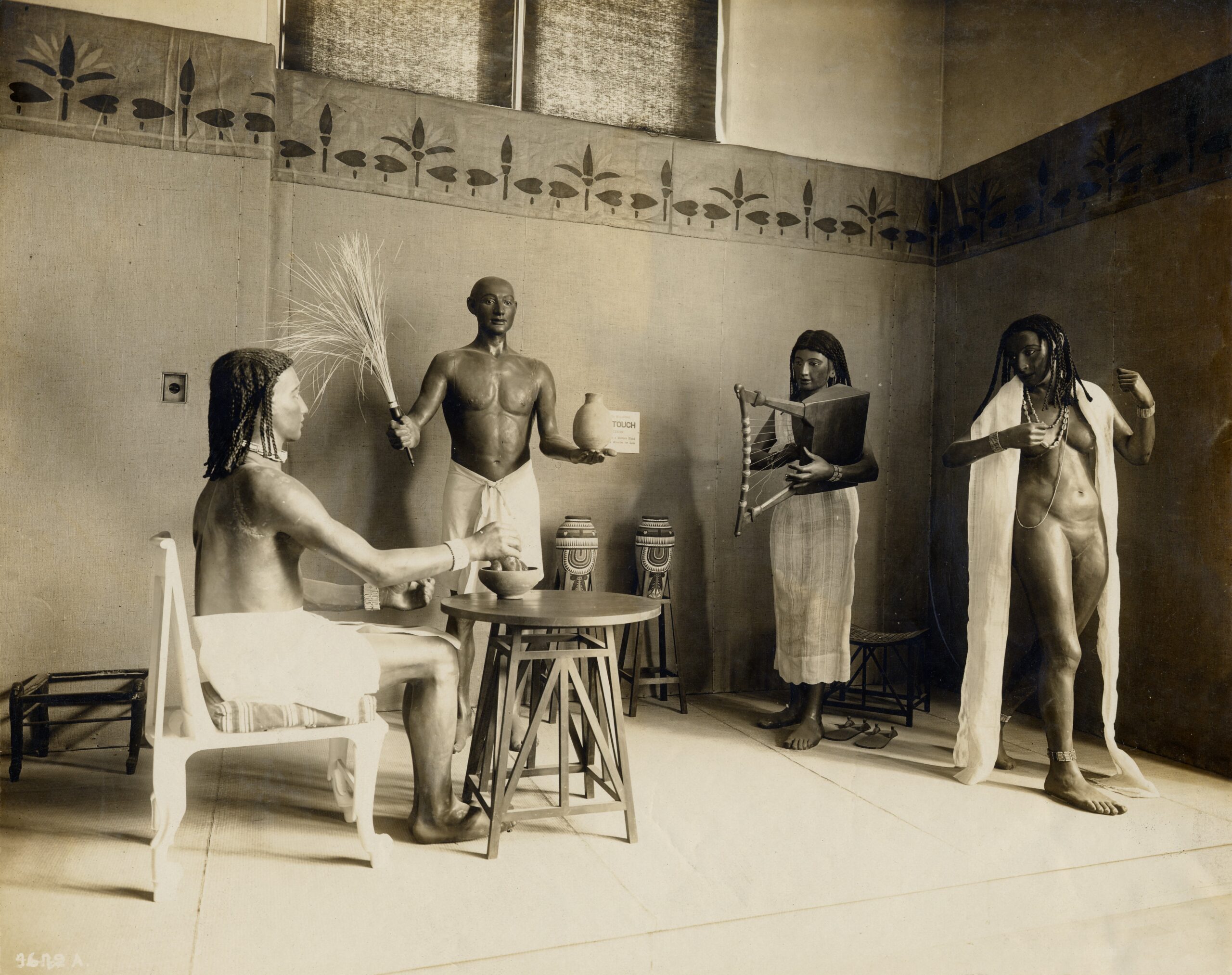 Life-size models of an ancient Egyptian dinner scene, 1904 World's Fair